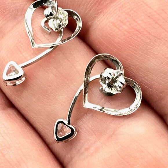 Womens Earrings 10K White Gold Cubic Zirconia Heart Studs - Picture 4 of 5